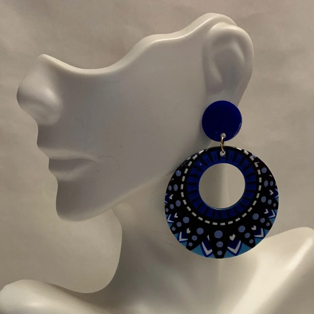 NWT! Beautiful Blue Painted Post Dangle Earrings!
